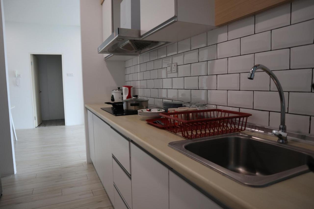 Zen66 @ Roxy Serviced Apartment Кучинг Экстерьер фото