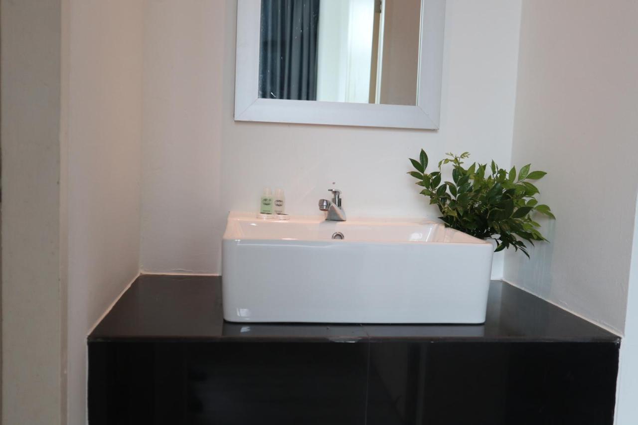 Zen66 @ Roxy Serviced Apartment Кучинг Экстерьер фото