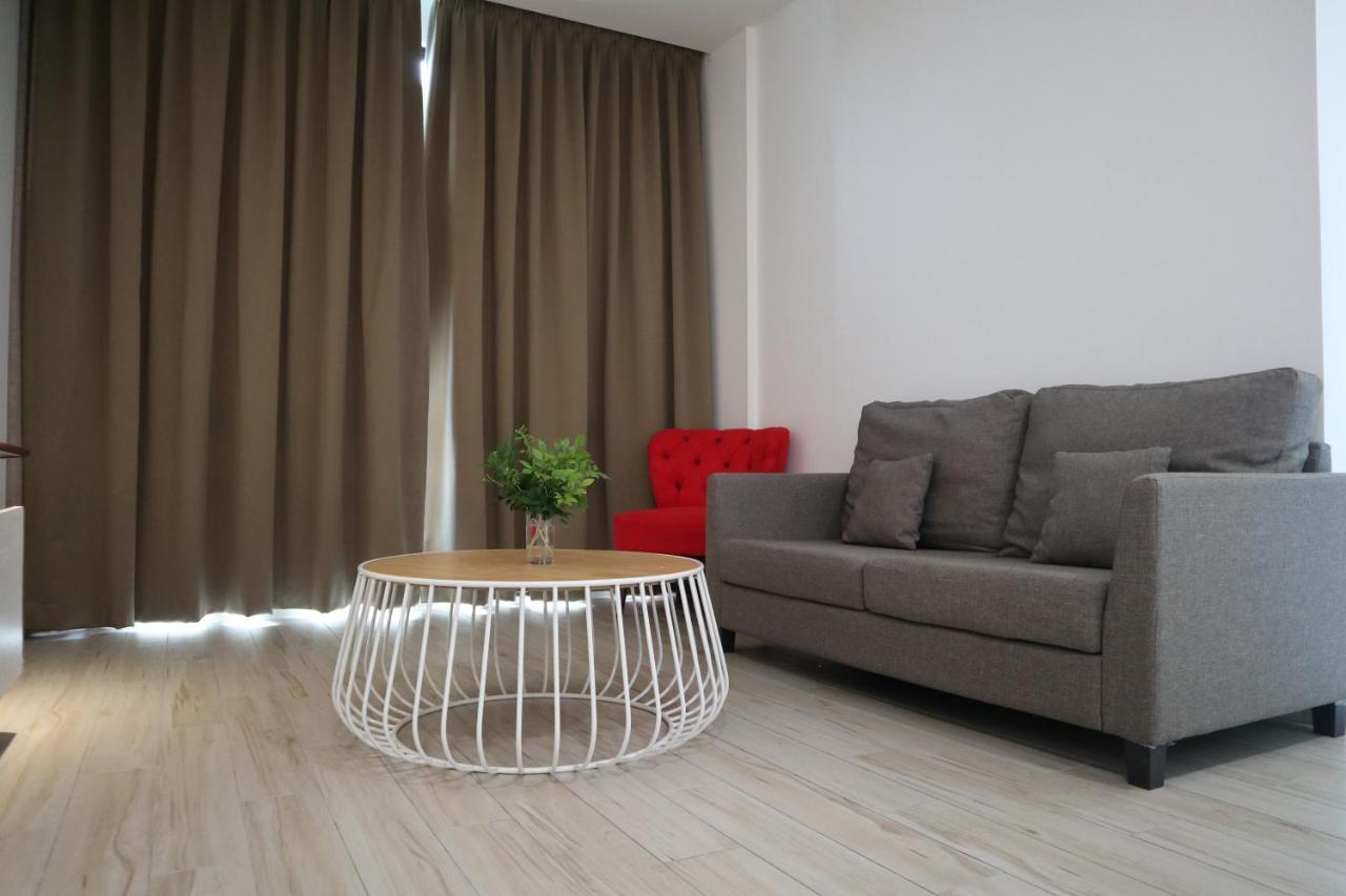 Zen66 @ Roxy Serviced Apartment Кучинг Экстерьер фото