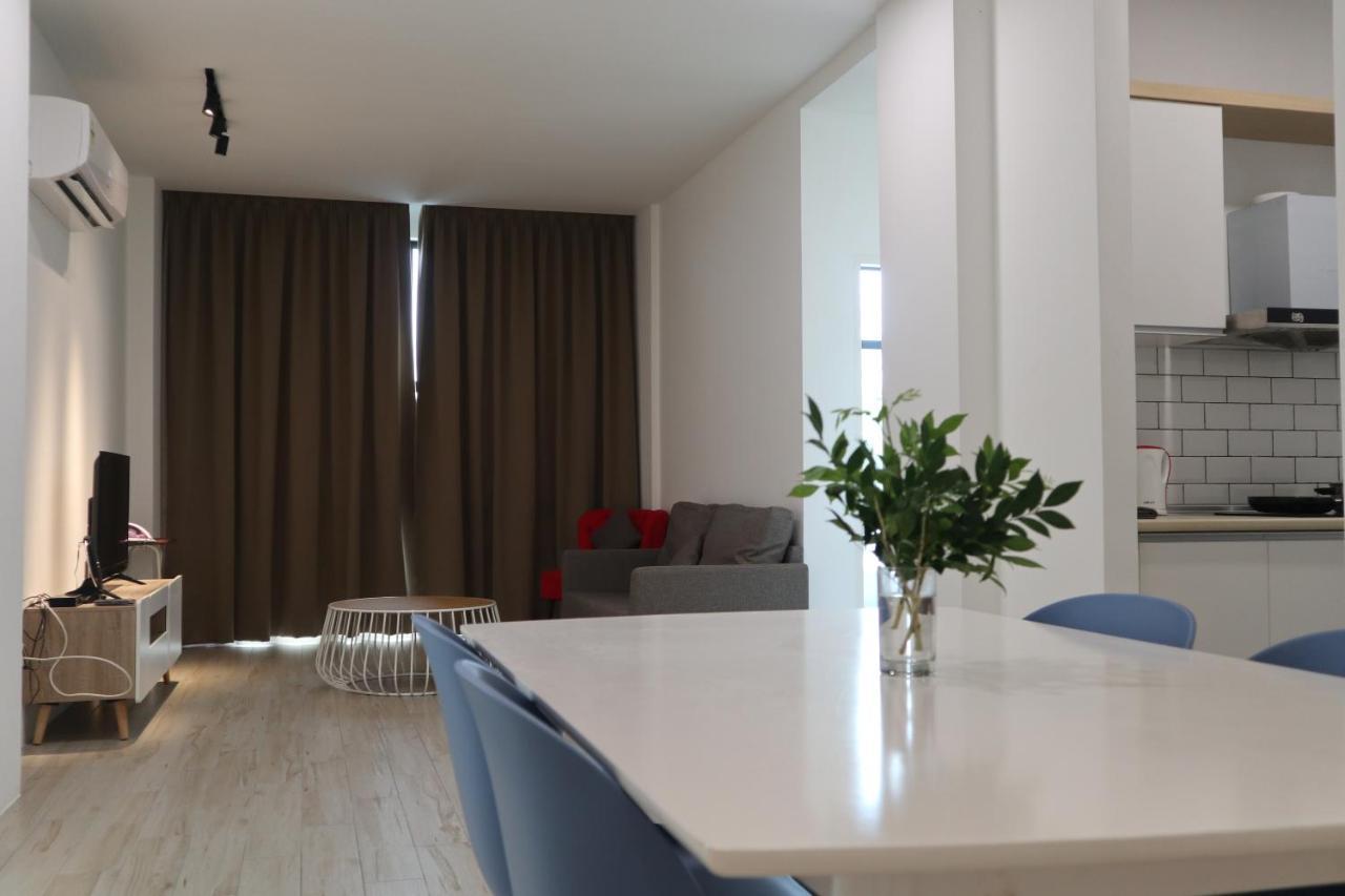 Zen66 @ Roxy Serviced Apartment Кучинг Экстерьер фото